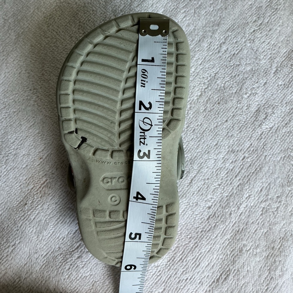 CROCS Kids Water Shoes with Car Print - Picture 9 of 9